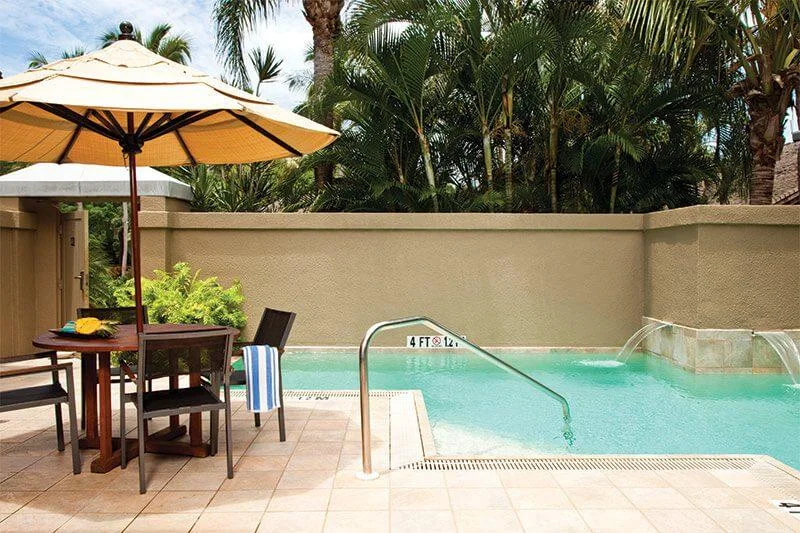 The Hillside villa buildings have semi-private pools. The Hillside villa buildings have semi-private pools.